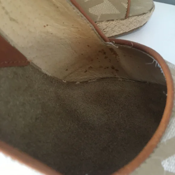 Michael Kors: MK Logo printed espadrilles wedge heels. Size 8 1/2M. Pre-owned - Picture 11 of 11